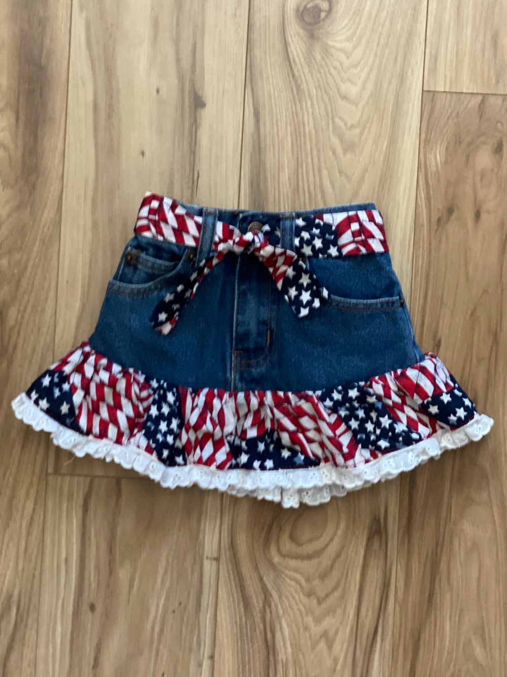 KIDDIE KORRAL Patriotic Denim Mini Skirt with American Flag Ruffle Size 3